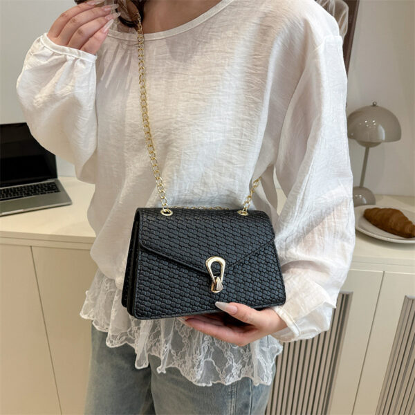 Bolso Cuadrado Pequeño de Paja Clásico para Mujer: Elegancia y Estilo en Cada Detalle