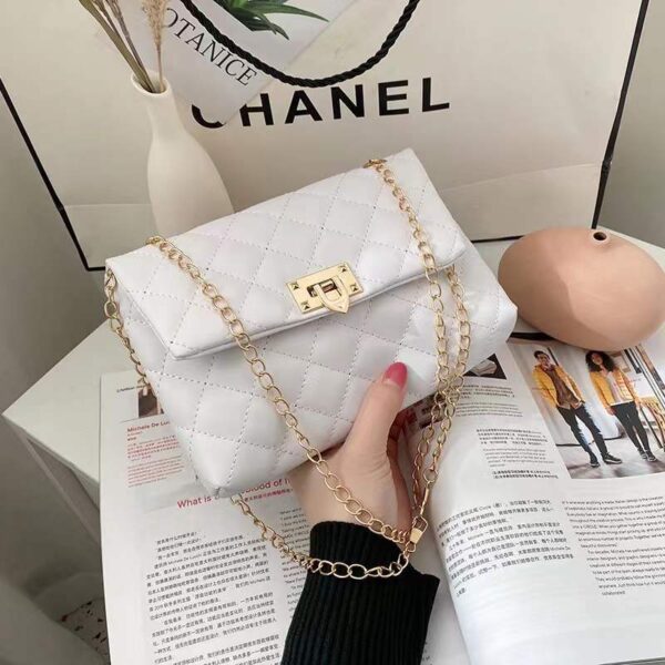 Bolso de Hombro de Cadena con Diamantes: ¡El Accesorio Todo en Uno para Mujeres!