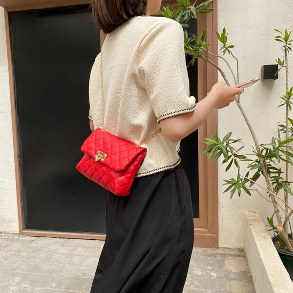 Bolso de Hombro de Cadena con Diamantes: ¡El Accesorio Todo en Uno para Mujeres!