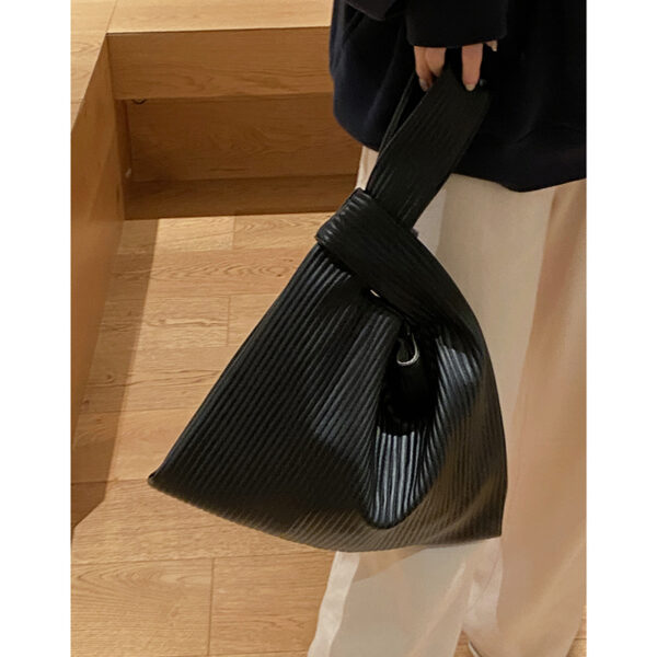 Bolso Plisado de Moda para Dama: ¡El Accesorio Trendy que Necesitas!