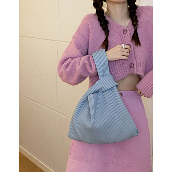 Bolso Plisado de Moda para Dama: ¡El Accesorio Trendy que Necesitas!