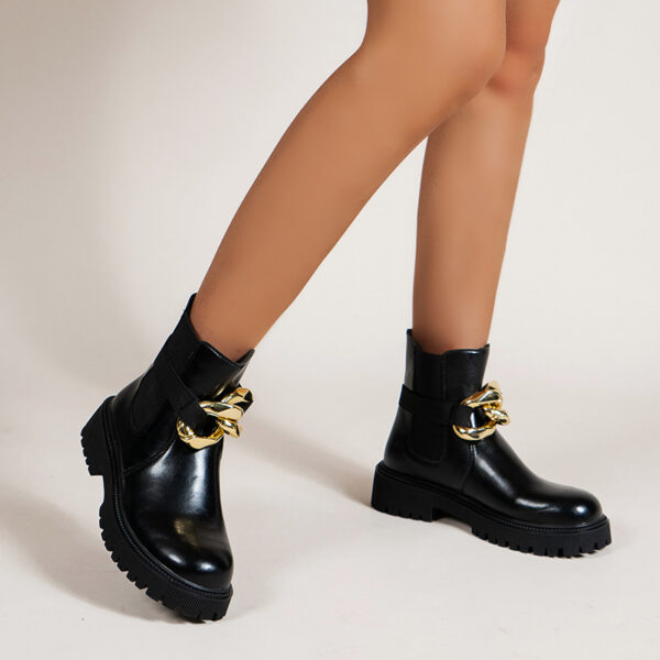 Botas Planas Casual con Cadena de Moda - ¡Estilo y Confort en Cada Paso!