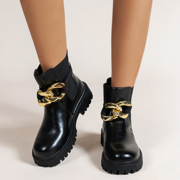 Botas Planas Casual con Cadena de Moda - ¡Estilo y Confort en Cada Paso!