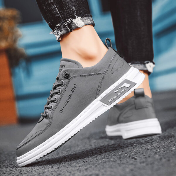 Zapatos Slip-on para Hombre con Suela Baja y Plano: Comodidad y Estilo en Cada Paso