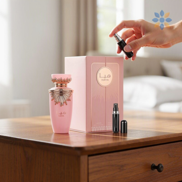 Perfume Haya Lattafa con perfumero elegante y duradero