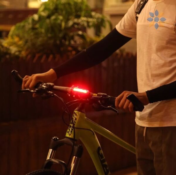 Luz Trasera Recargable para Bicicleta LED Compacta